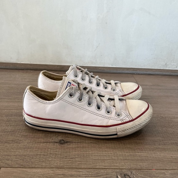 CONVERSE • white leather chucks sneakers size 7 - Picture 1 of 7